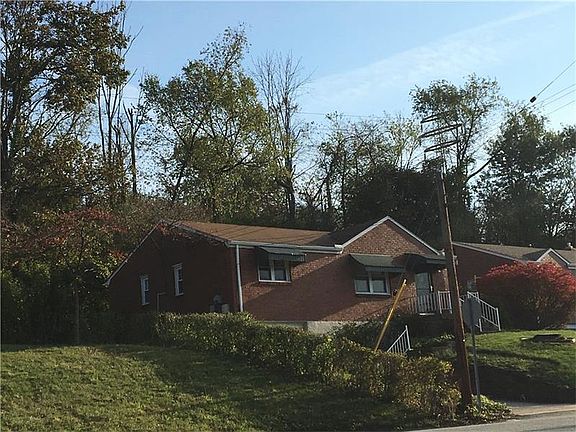 3rd image of 803 Kerry Hill Dr