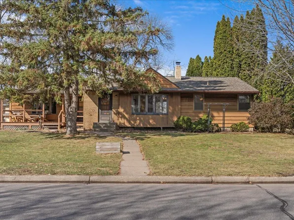 2755 Huron St, Roseville, MN 55113