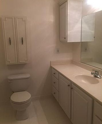 5th image of 400 Cobblestone Dr
