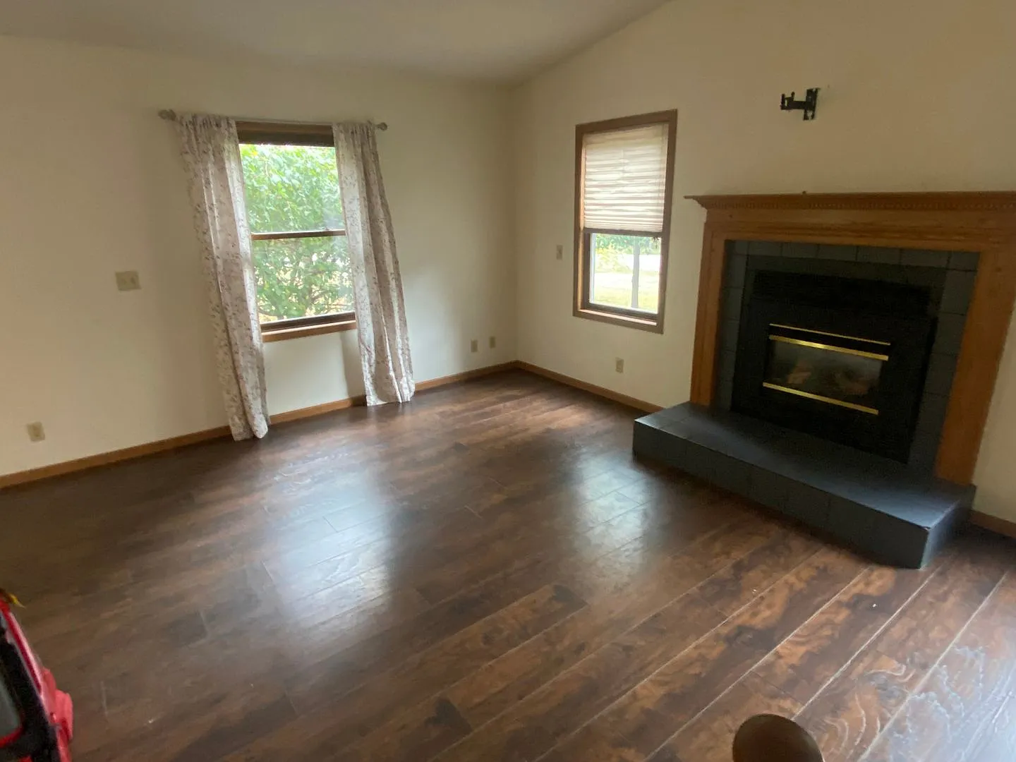 Large Single-Family Home In Gleason with 3-car Garage, Central Air, and Huge Corner Lot — Photo 3