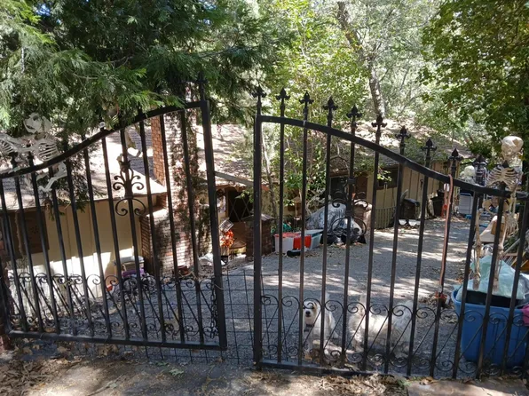 24847 Edelwiess Dr, Crestline, CA 92325