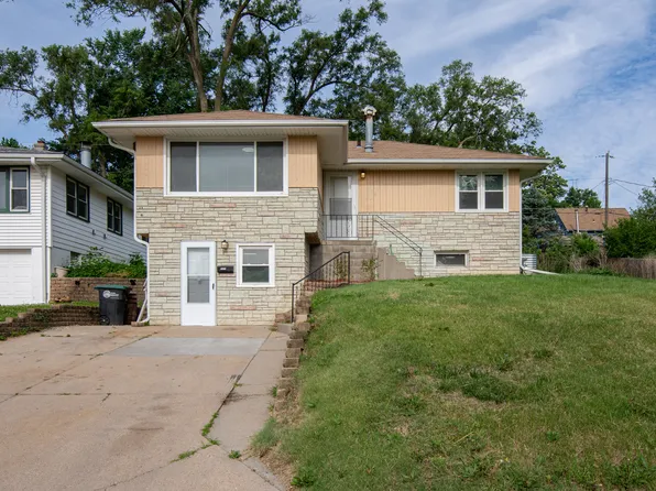 2326 N 67th St #1/2, Omaha, NE 68104