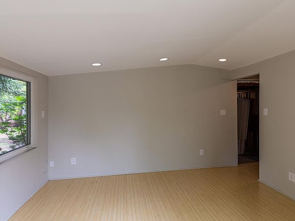 2nd image of 388 Sequoia Ave