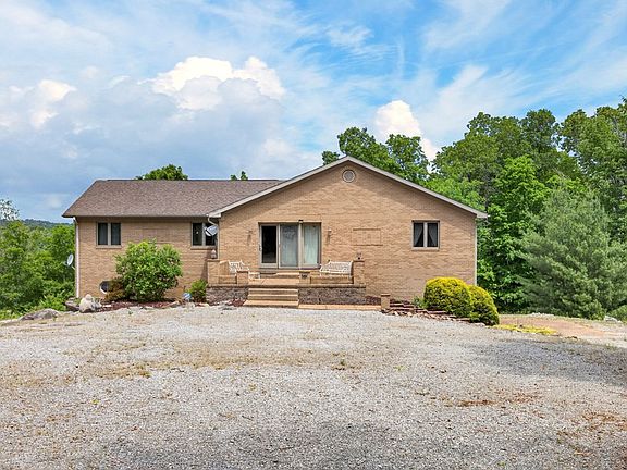 3rd image of 241 Hidden Cove Ln