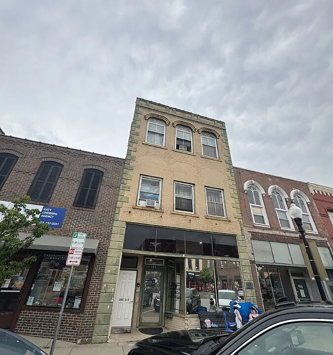 105 2nd St E