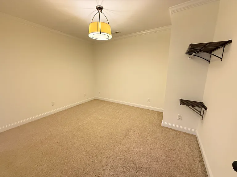 1102 Kinloch Dr — Photo 15
