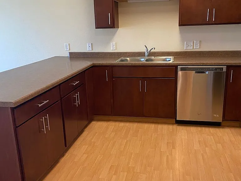 West Lake III Apartments — Photo 51