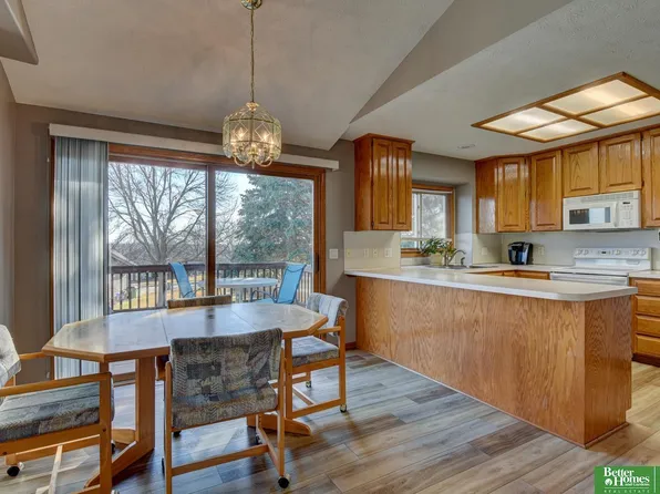 8141 S 69th St, La Vista, NE 68128