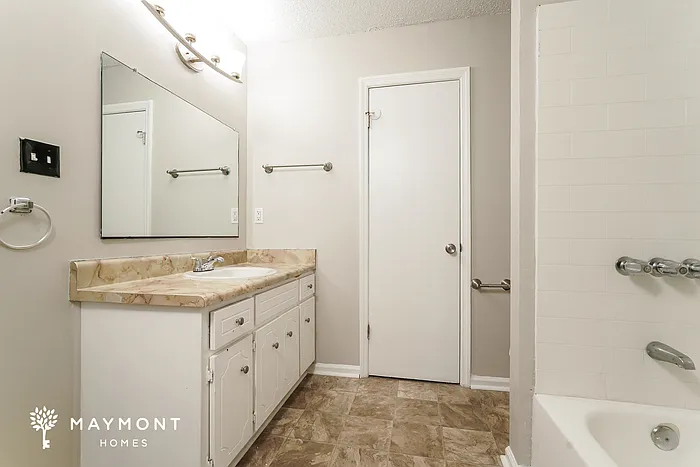 1911 Neptune Dr — Photo 12