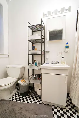 Rented by City Connections Realty | media 29