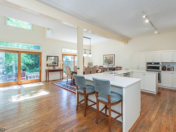 3rd image of 35 Colles Ave