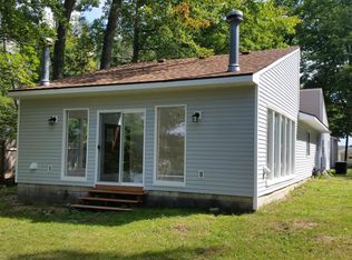 9625 Peninsula Dr, Grant, MI 49327