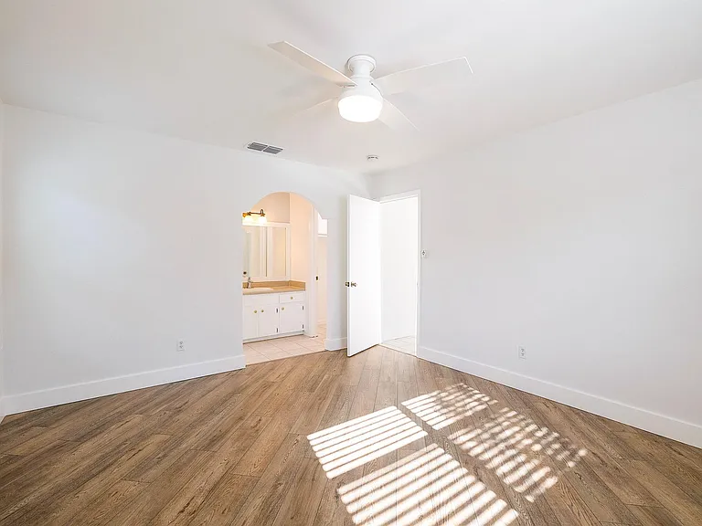 2201 Singletree Ave — Photo 30