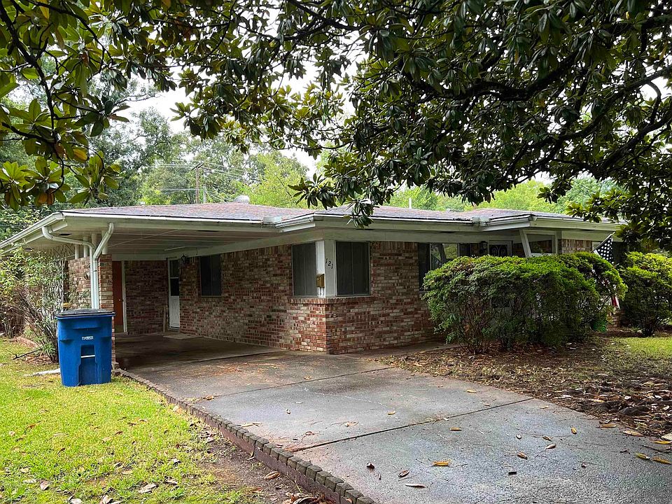 2nd image of 121 Texas Ave