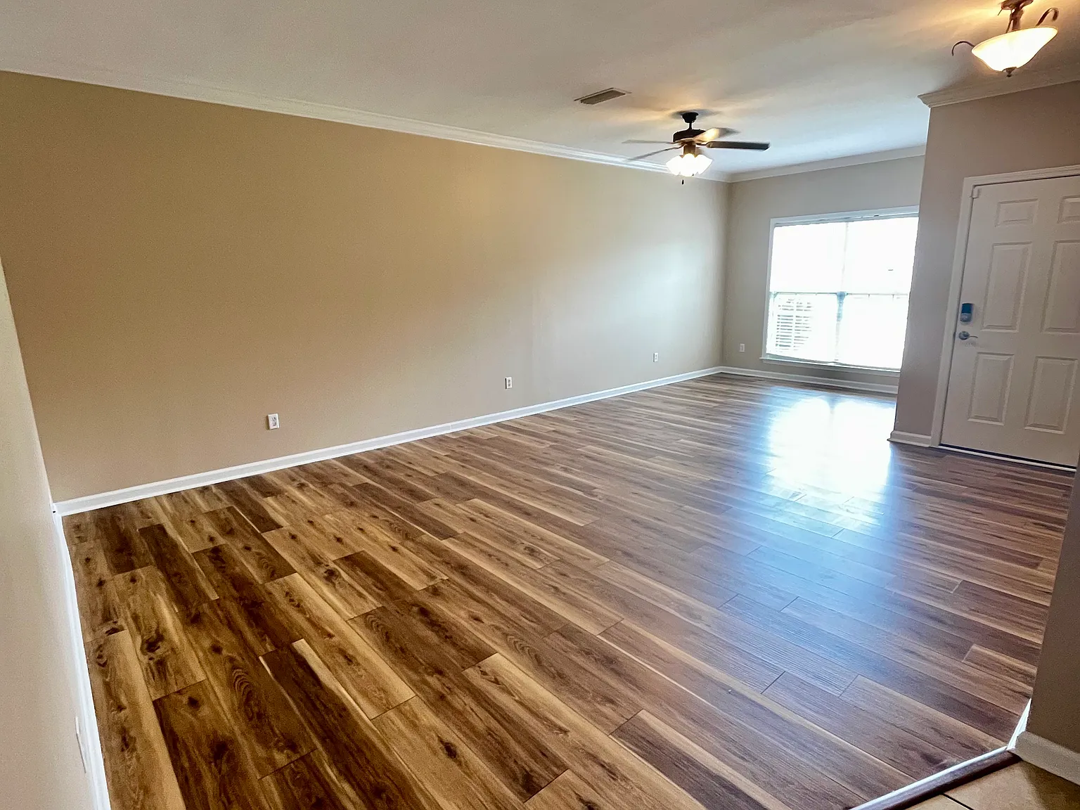 3 bed, 1392 sqft, $1,600 — Photo 3