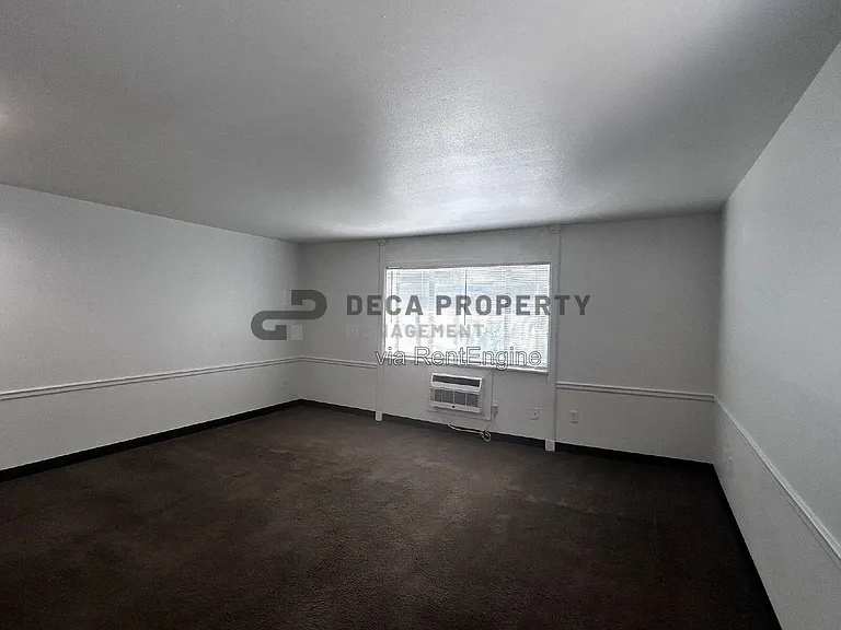 4020 Lindell Blvd #215 — Photo 13