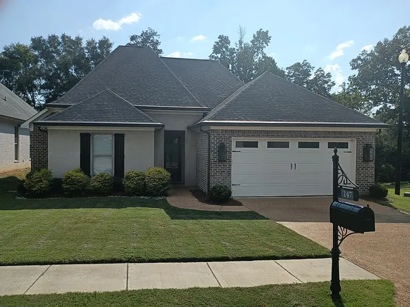 147 McCabe Dr, Starkville, MS 39759