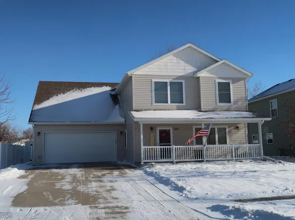 1659 7th St W, West Fargo, ND 58078