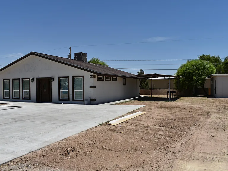 330 Plantation — Photo 3