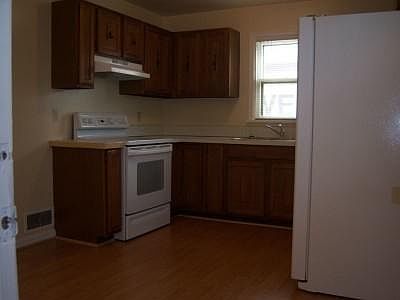 2nd image of 424 Howard Ave