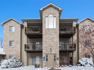 3028 Center Point Rd NE APT 302, Cedar Rapids, IA 52402