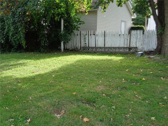 3rd image of 80 Burgess Ave