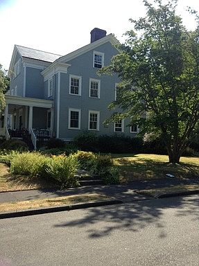 1st image of 2099 NE Victorian Ln