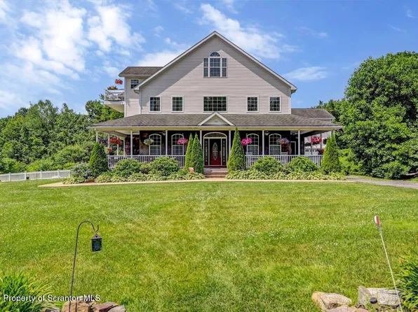 107 Ridgeview Dr, Scranton, PA 18504