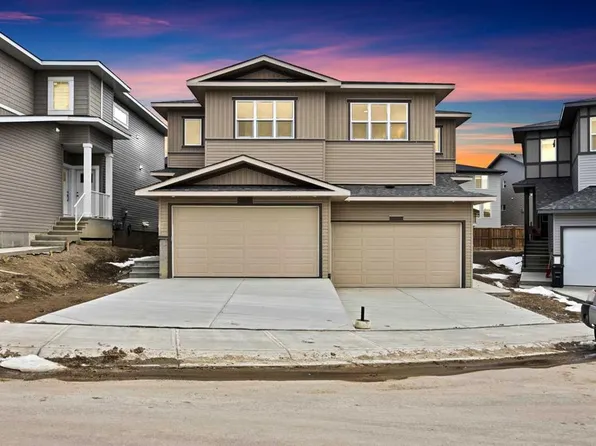 82 W Heritage Cir, Cochrane, AB T4C 3G9