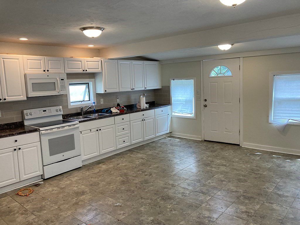 12 Old Southbridge Rd, Oxford, MA 01540 Zillow