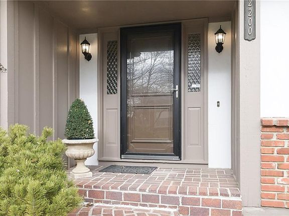 4th image of 2200 W 121st St
