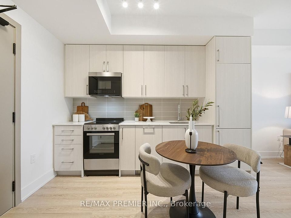 1st image of 2075 King Rd #435