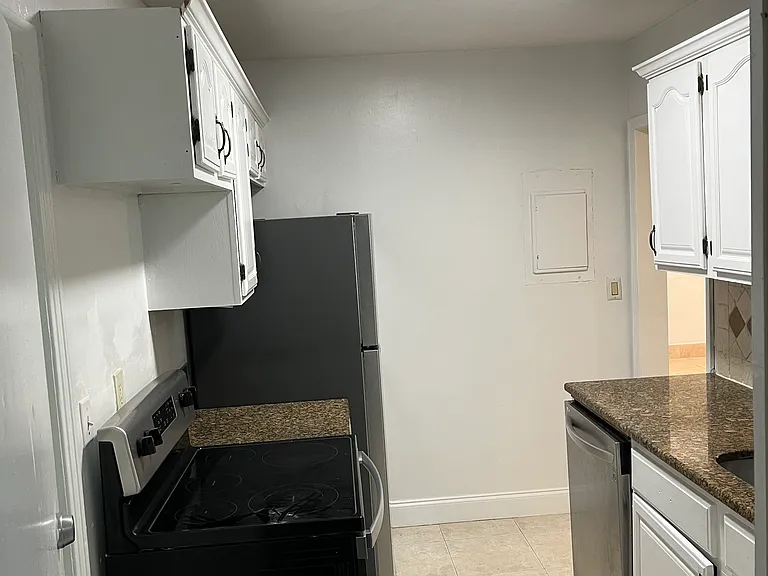 2782 Claremont Cir — Photo 16