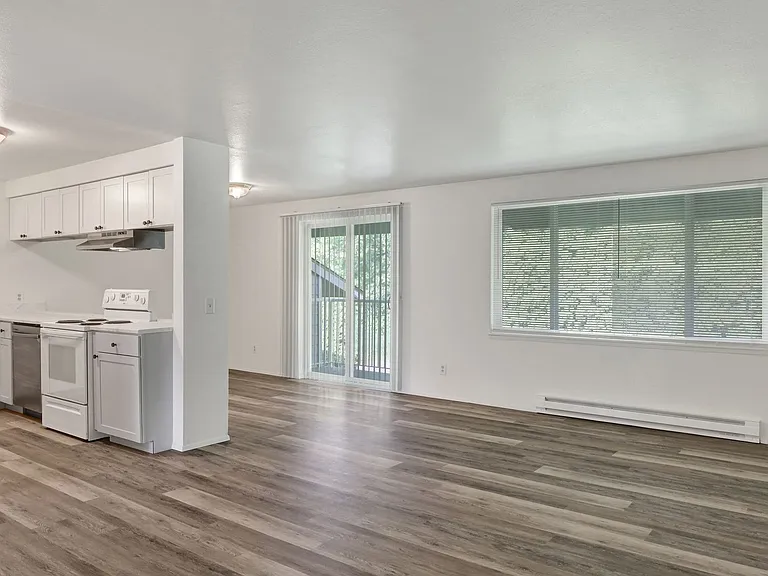 1060 York St — Photo 1