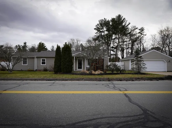 438 Gulf Rd W, Dartmouth, MA 02748