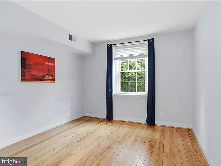 2832 S Abingdon St #B1 — Photo 7