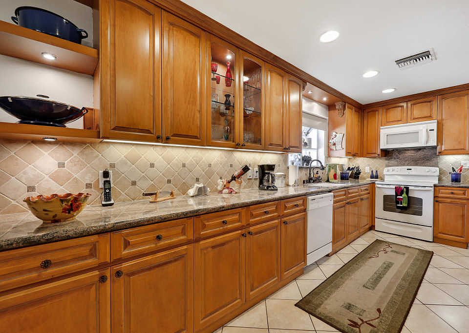 1st image of 52655 Avenida Velasco