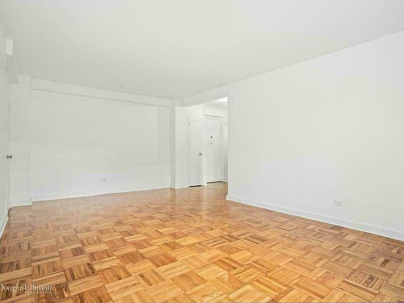 4th image of 225 Adams St APT 6G
