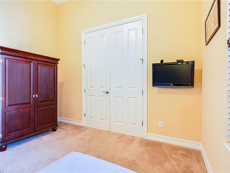7747 Cottesmore Dr — Photo 17