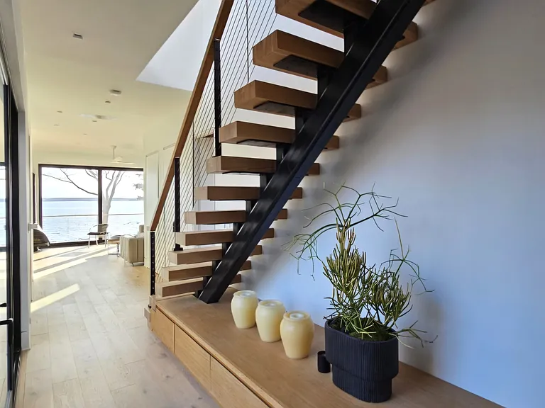 599 Peconic Bay Blvd — Photo 24
