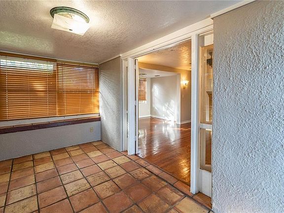 3rd image of 1016 Florida Ave