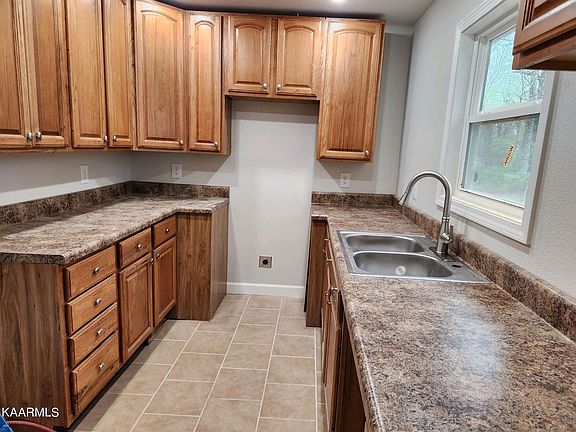 4th image of 88 Sullivan Dr