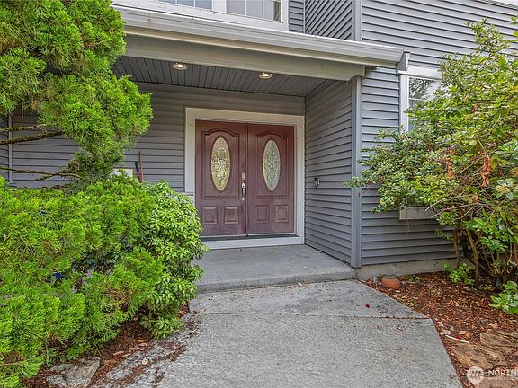 3rd image of 6735 Montevista Drive SE