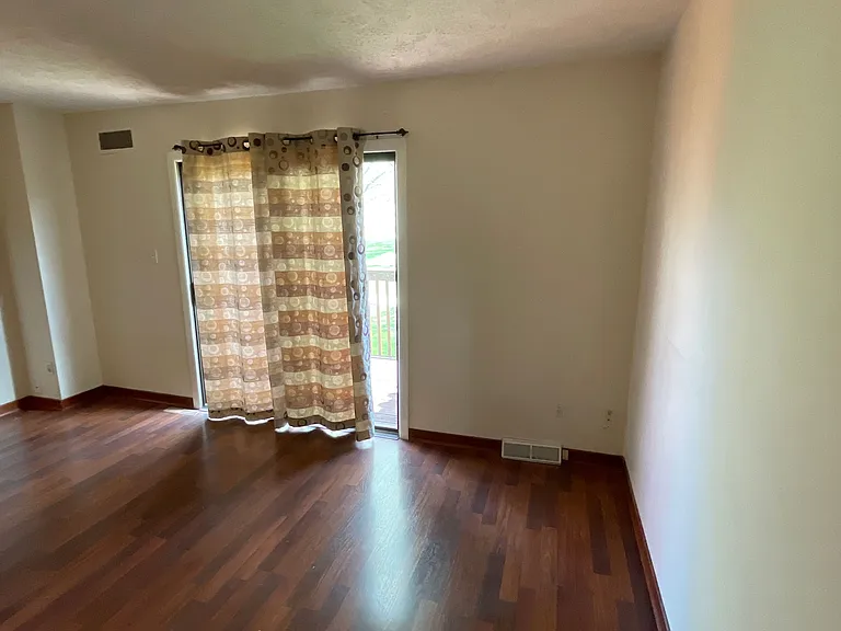 210 Woodhaven Dr — Photo 17