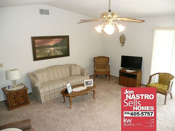 3rd image of 7604 Suncountry Ln