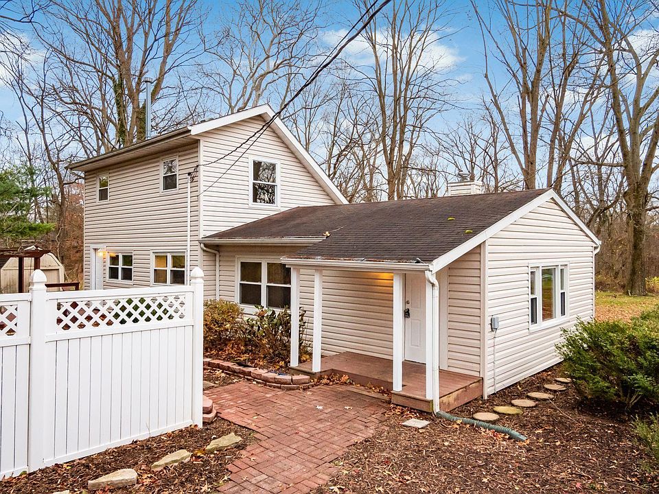 1st image of 228 Lakeview Dr