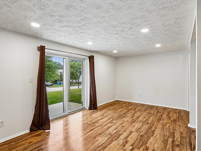 8036 Abbey Ct #D — Photo 10