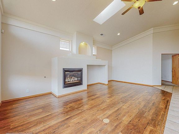 2nd image of 836 San Andres Ave NW