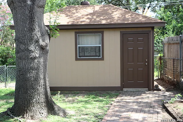 3910 Portsmouth Dr — Photo 17