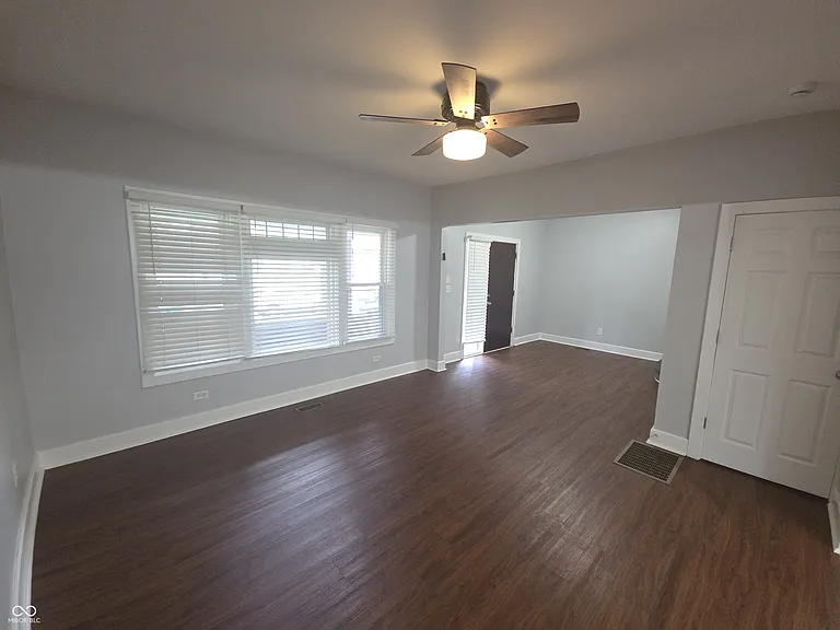 3621 N Kenwood Ave — Photo 8